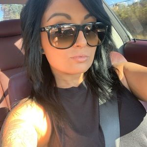 Meet your Posher, Cherrisa